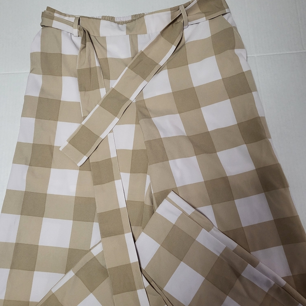 New York & Company Women's Tan and White Plaid Dressy Pants, Waist Tie    Med.